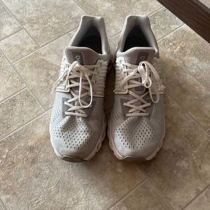 Womens on cloud swift